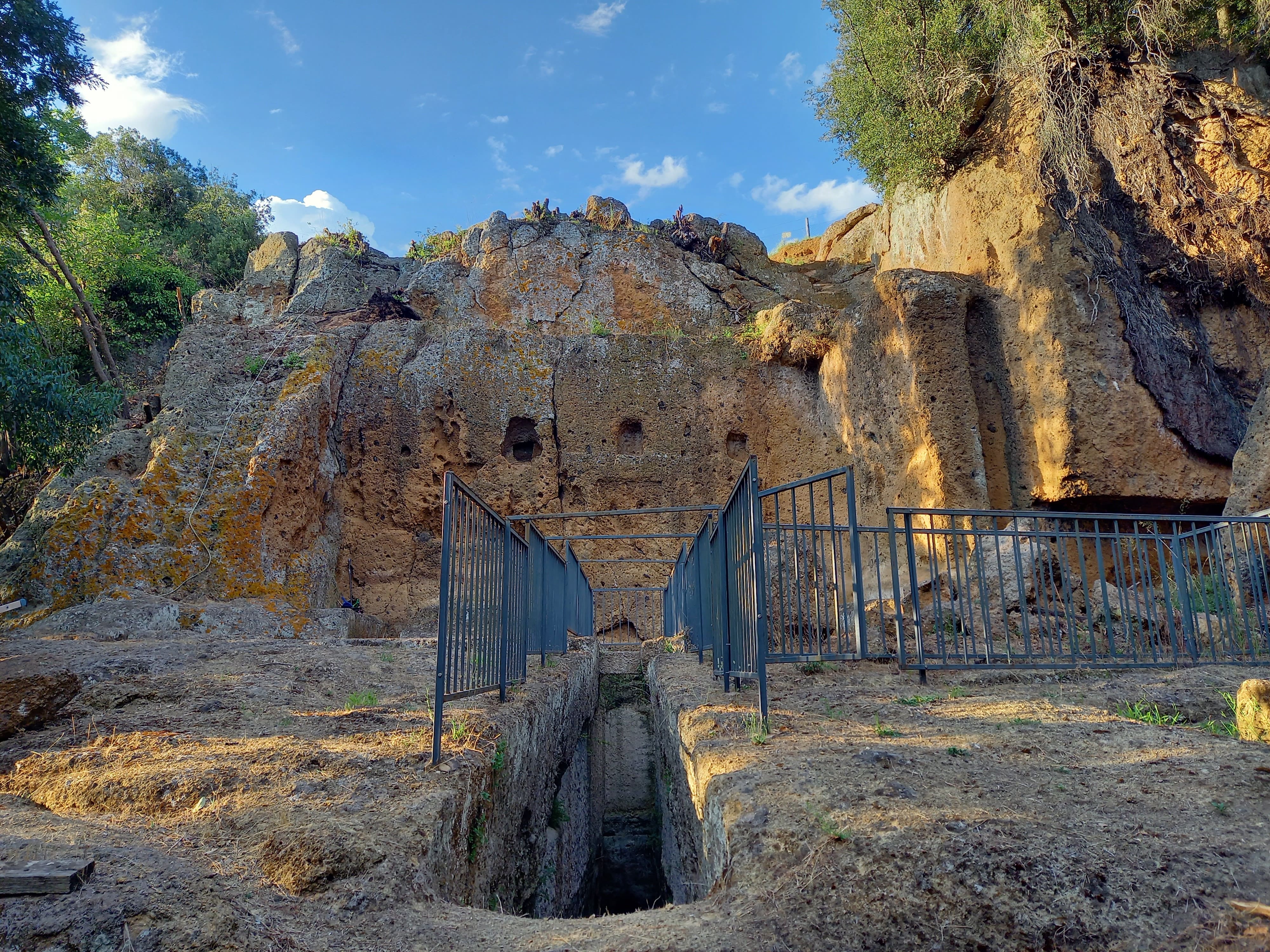 Études et restitutions d'architectures monumentales